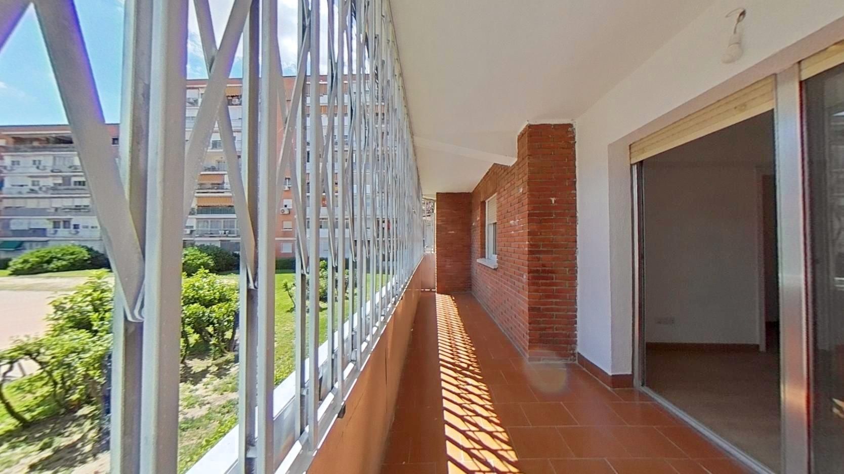 Vista exterior de Piso en venta en Móstoles con Calefacción, Jardín privado y Terraza