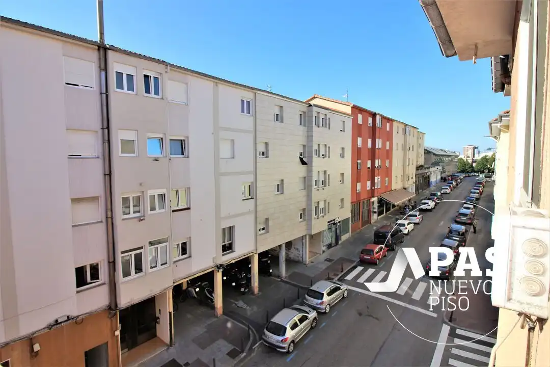 Exterior view of Flat for sale in Dos Hermanas  with Heating