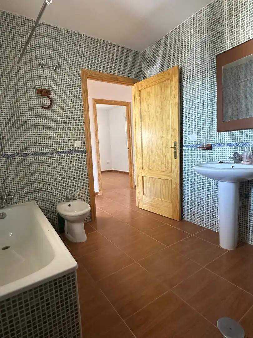 Baño de Casa adosada en venta en Lobón con Terraza y Balcón