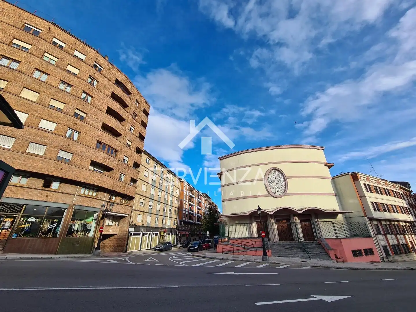 Vista exterior de Pis en venda en Oviedo 
