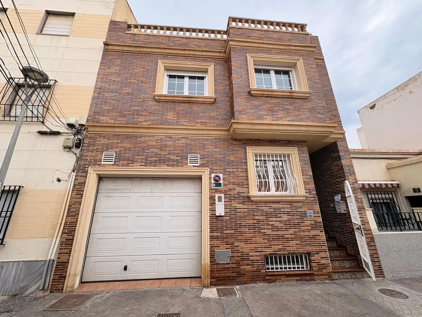 Vista exterior de Casa adosada en venda en Almería