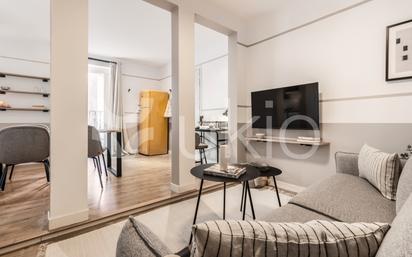 Sala d'estar de Apartament de lloguer en  Madrid Capital amb Aire condicionat