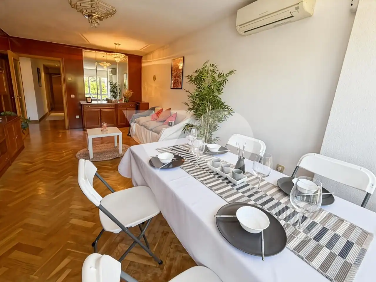 Dining room of Flat for sale in Madrid  with Air Conditioner, Heating and Parquet flooring