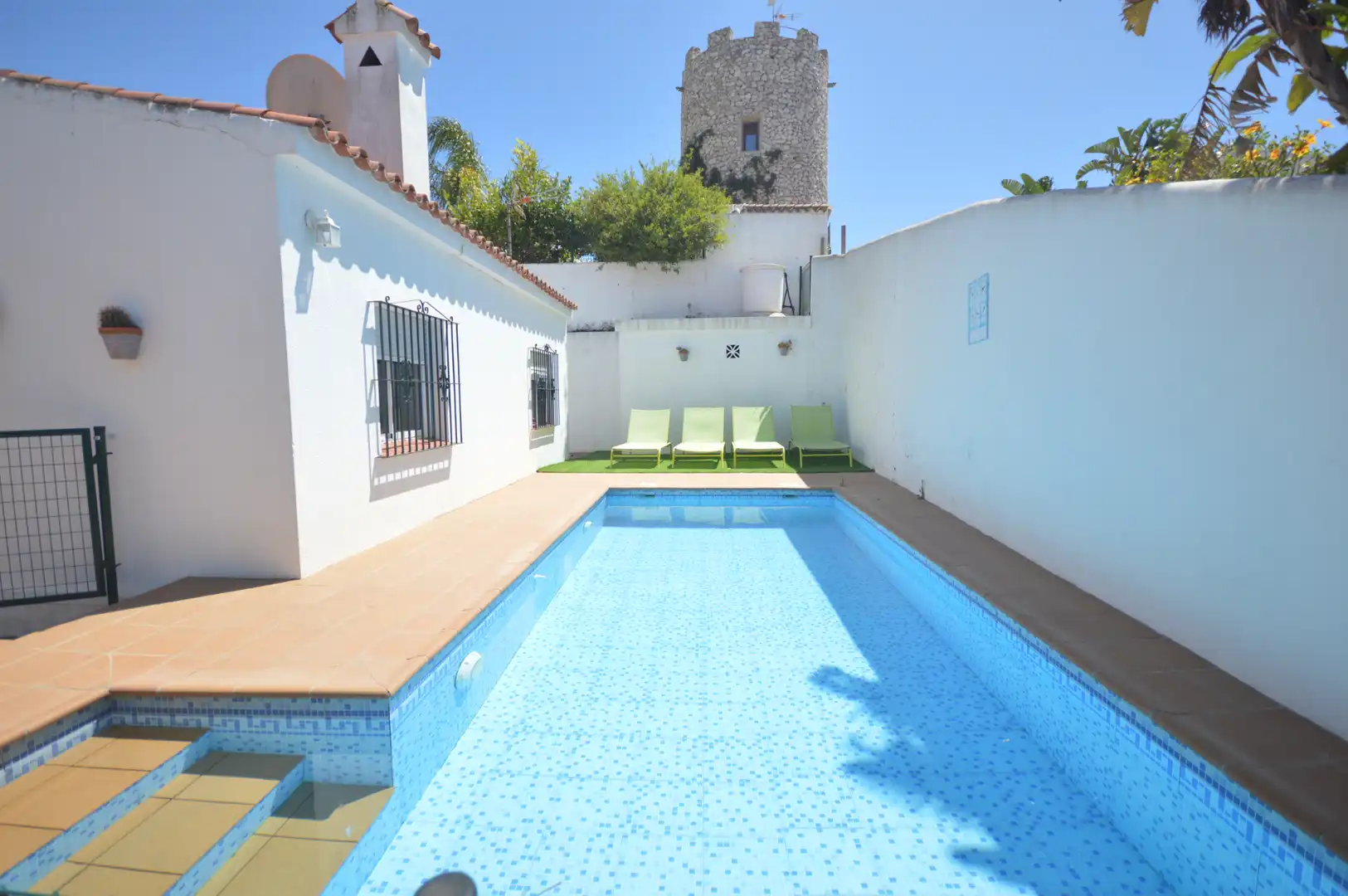 Piscina de Casa adosada de lloguer en Conil de la Frontera amb Aire condicionat, Terrassa i Piscina