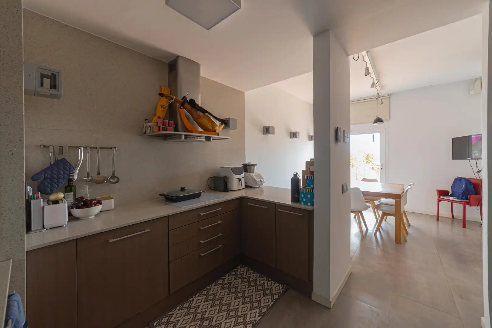 Cocina de Casa adosada en venta en Barcelona con Aire acondicionado, Calefacción y Jardín privado