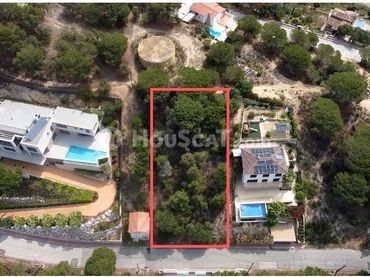 Terrenos y solares en venta en Carrer Montecarlo 27
