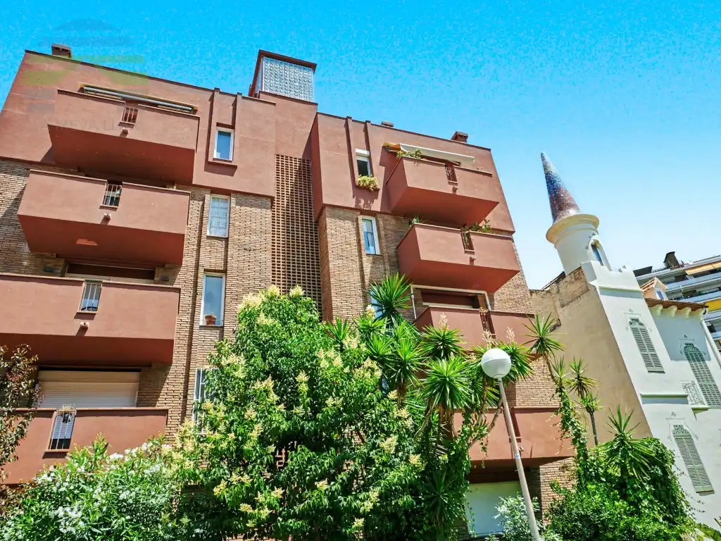 Exterior view of Flat for sale in Barcelona  with Balcony