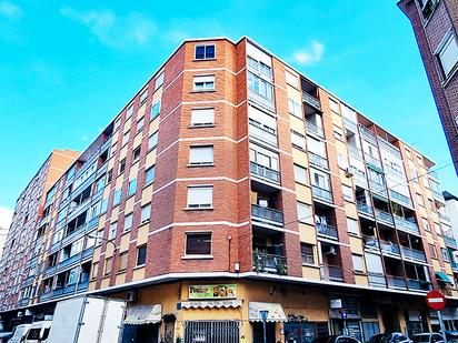 Exterior view of Flat for sale in  Zaragoza Capital  with Air Conditioner, Terrace and Balcony