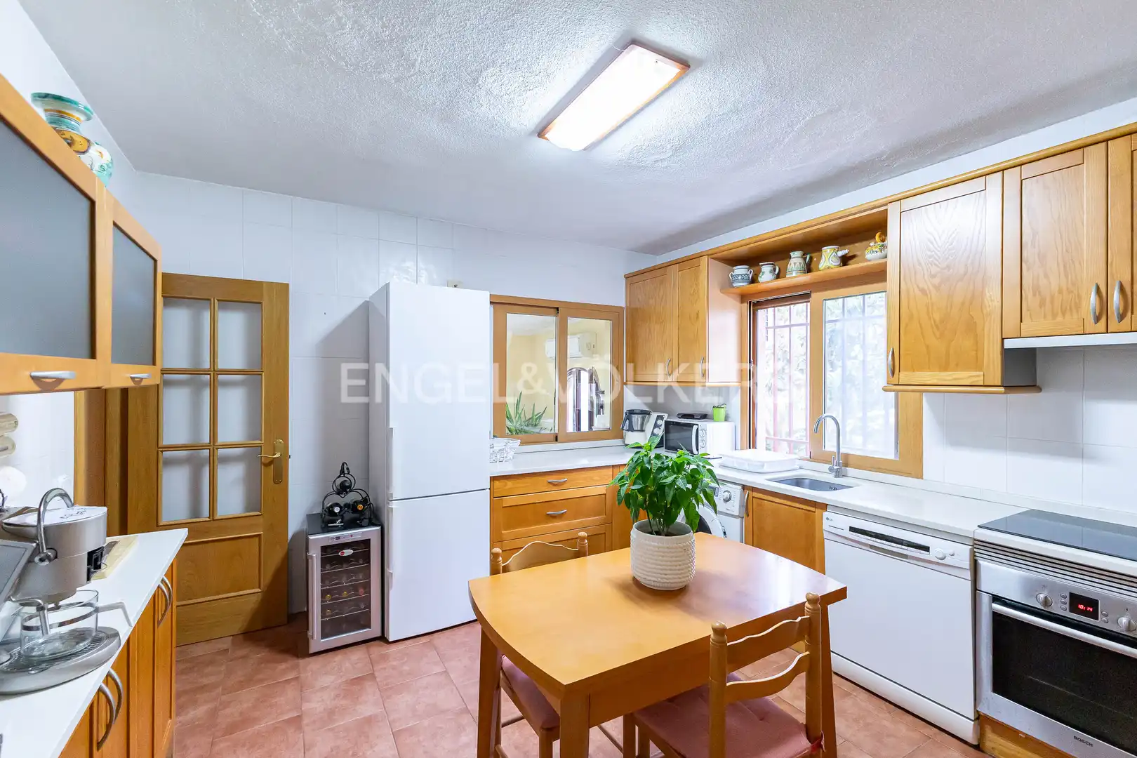 Cocina de Casa o chalet en venta en El Casar con Aire acondicionado, Calefacción y Jardín privado