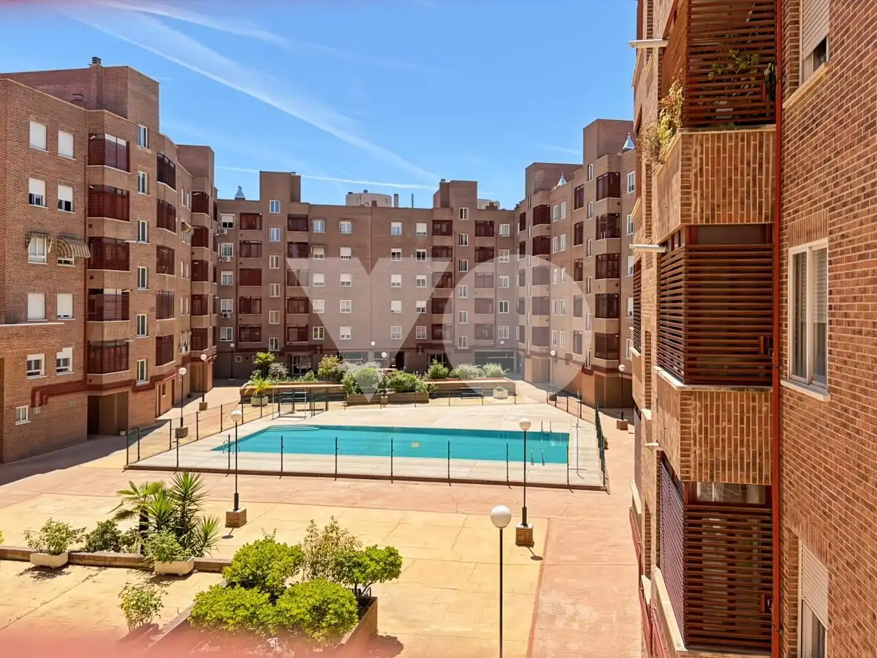 Swimming pool of Flat for sale in Madrid  with Air Conditioner, Heating and Parquet flooring
