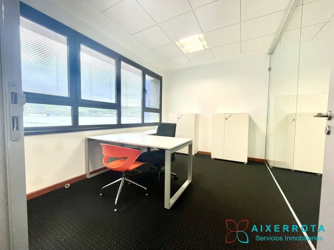 Office for rent in Derio  with Air Conditioner, Heating and Furnished