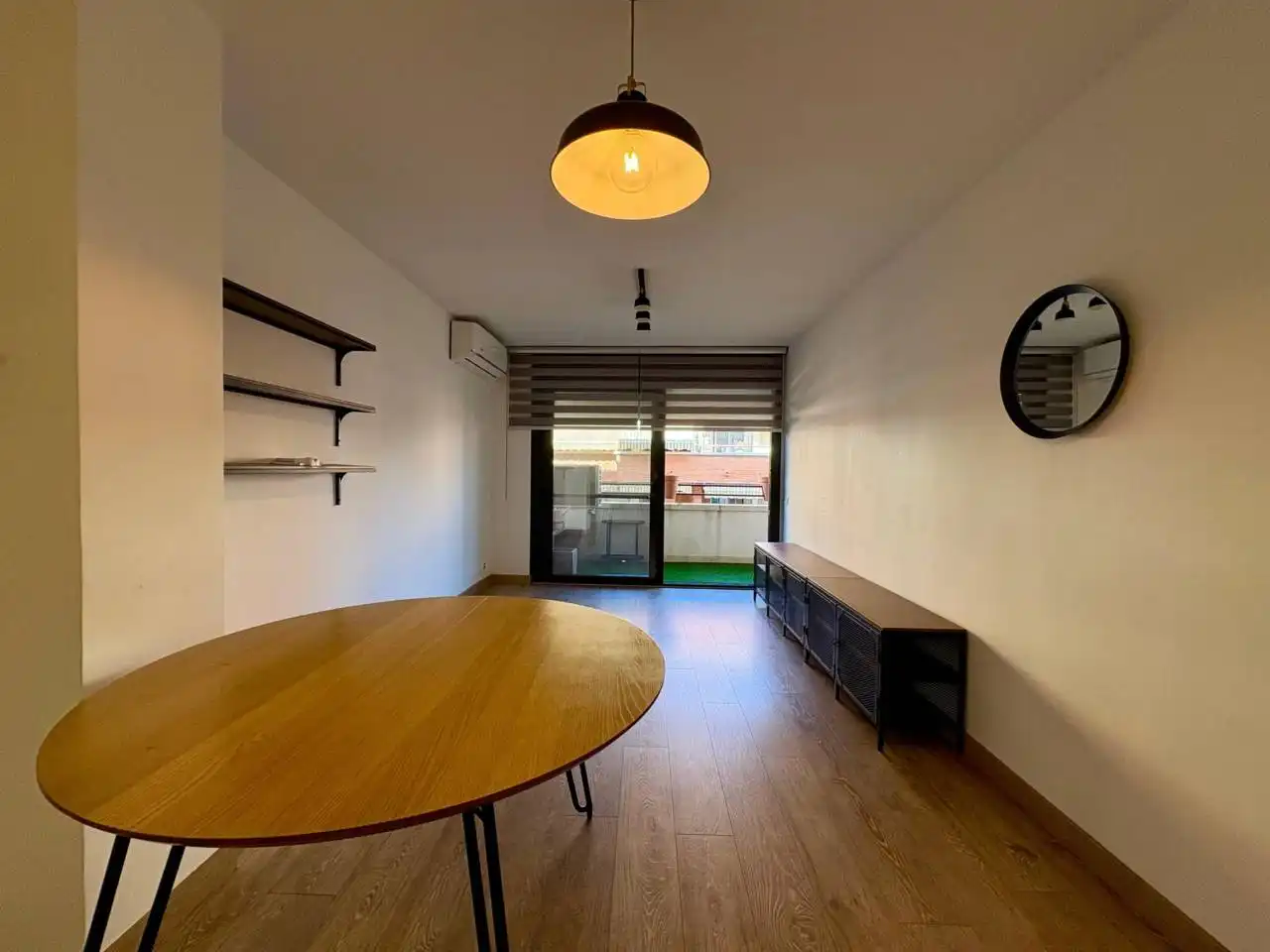 Flat with terrace to rent in Calle Tinent Coronel Sagués