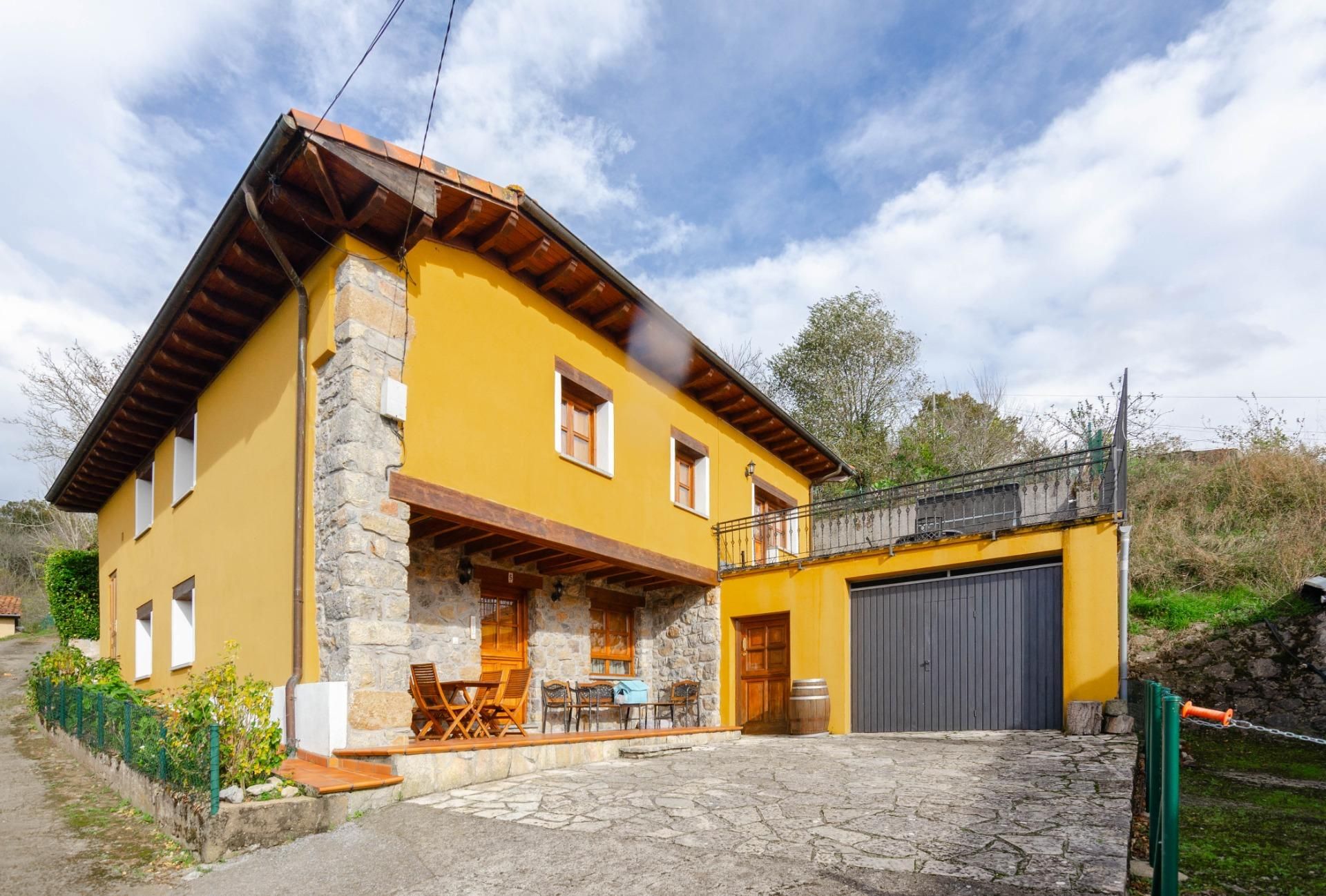 Exterior view of House or chalet for sale in Piloña  with Heating, Private garden and Terrace
