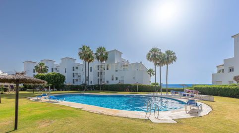 Impresionante apartamento de 2 dormitorios con vistas al mar en Manilva, Málaga