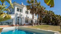 Jardí de Casa o xalet en venda en Vilanova i la Geltrú amb Aire condicionat i Piscina