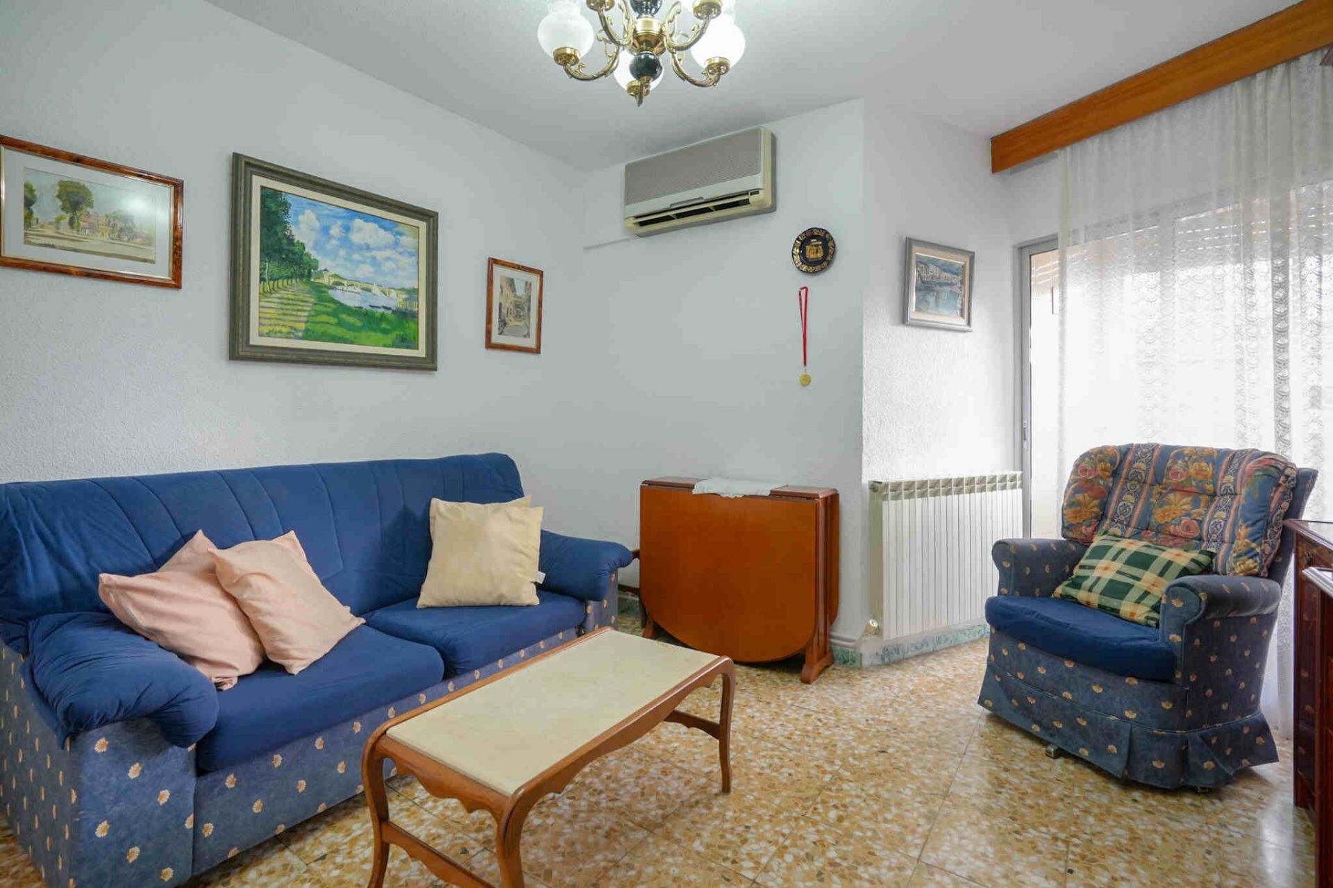 Sala d'estar de Apartament en venda en  Madrid Capital amb Aire condicionat i Calefacció