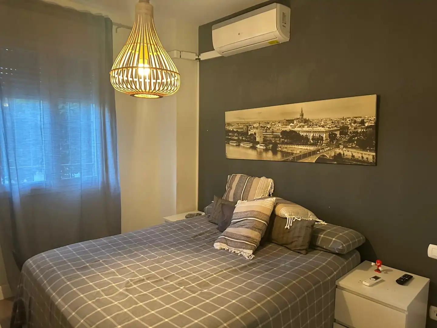 Habitación de Piso en venta en Sevilla con Aire acondicionado, Jardín privado y Terraza