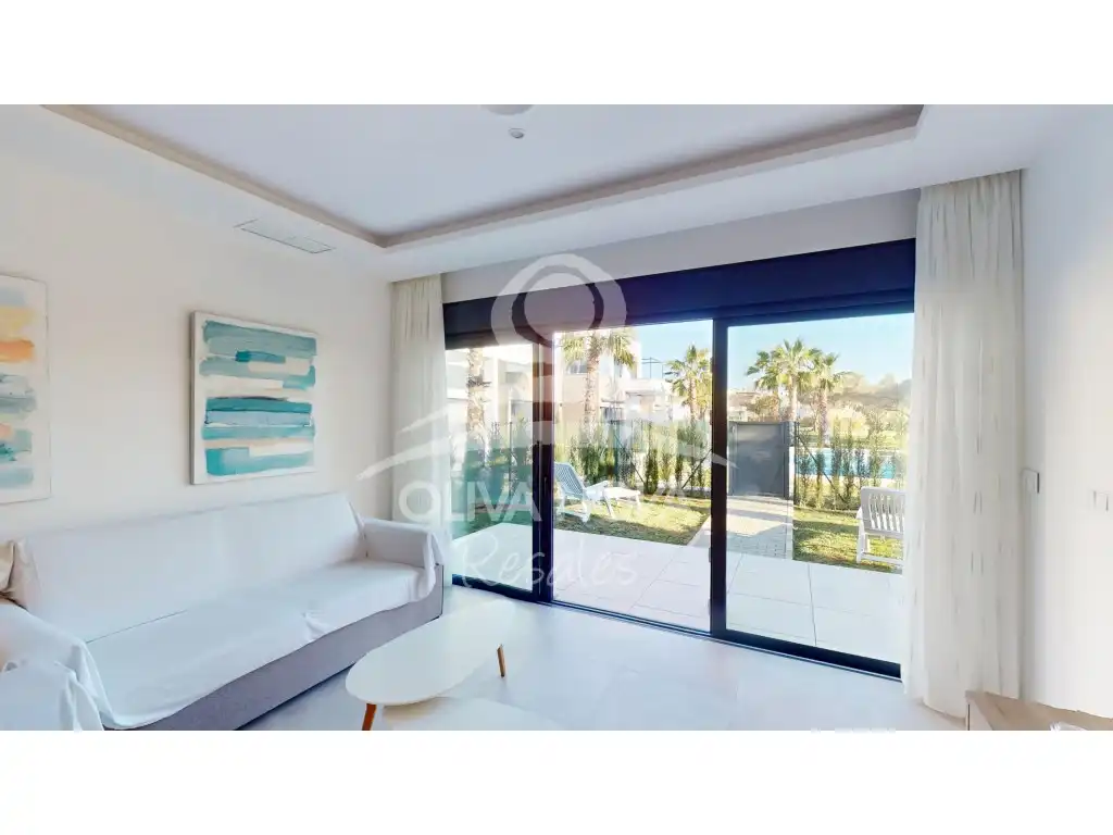Detached homes for sale in Calle Degas, Oliva Nova