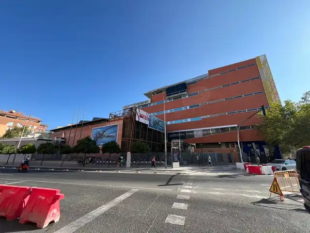 Außenansicht von Wohnung zur Miete in Sevilla mit Klimaanlage, Terrasse und Möbliert