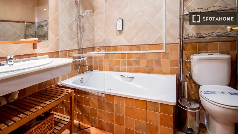 Room in El Pópulo - Santa María