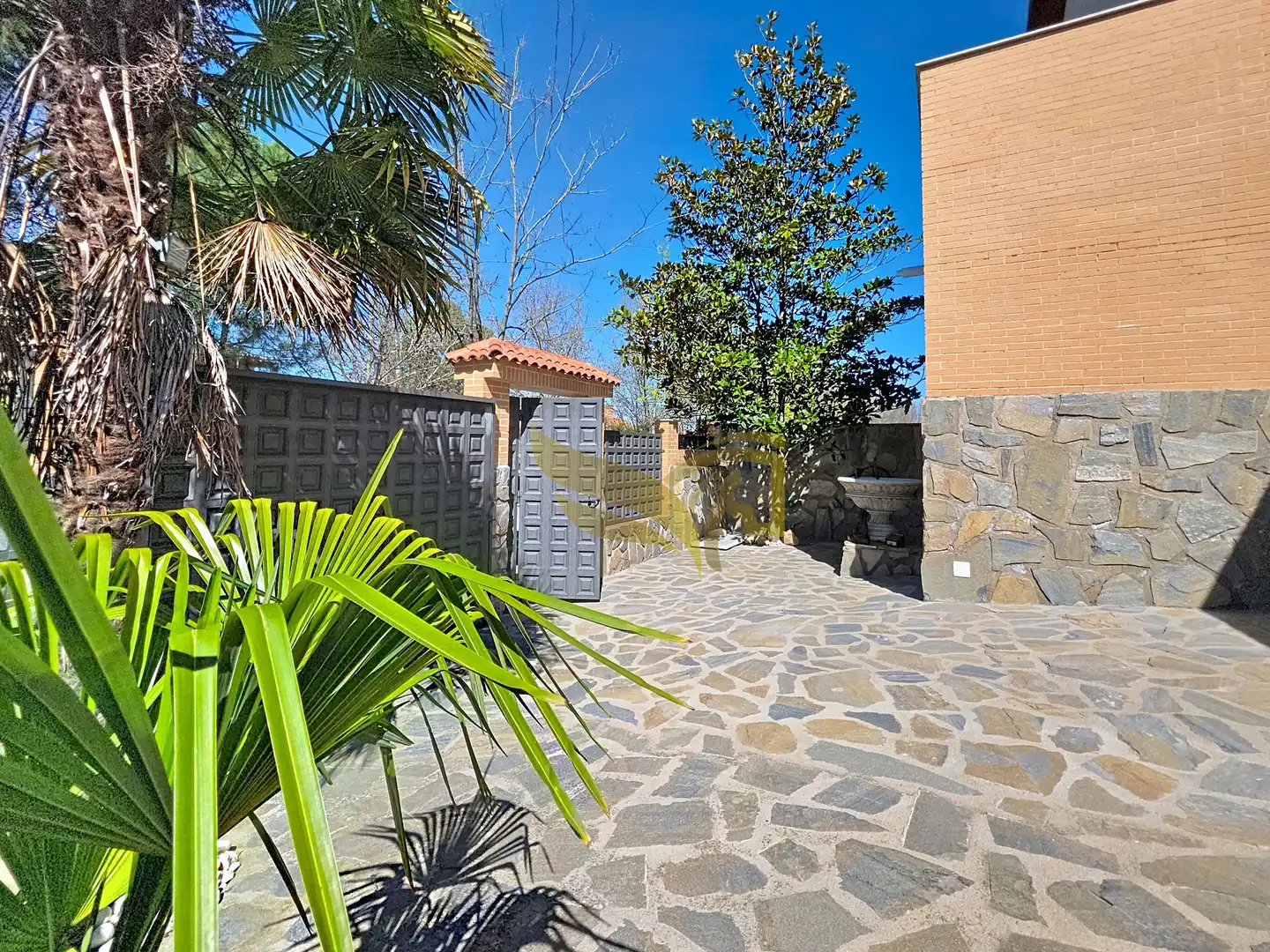 Jardín de Casa adosada en venta en Aranjuez con Aire acondicionado, Calefacción y Jardín privado
