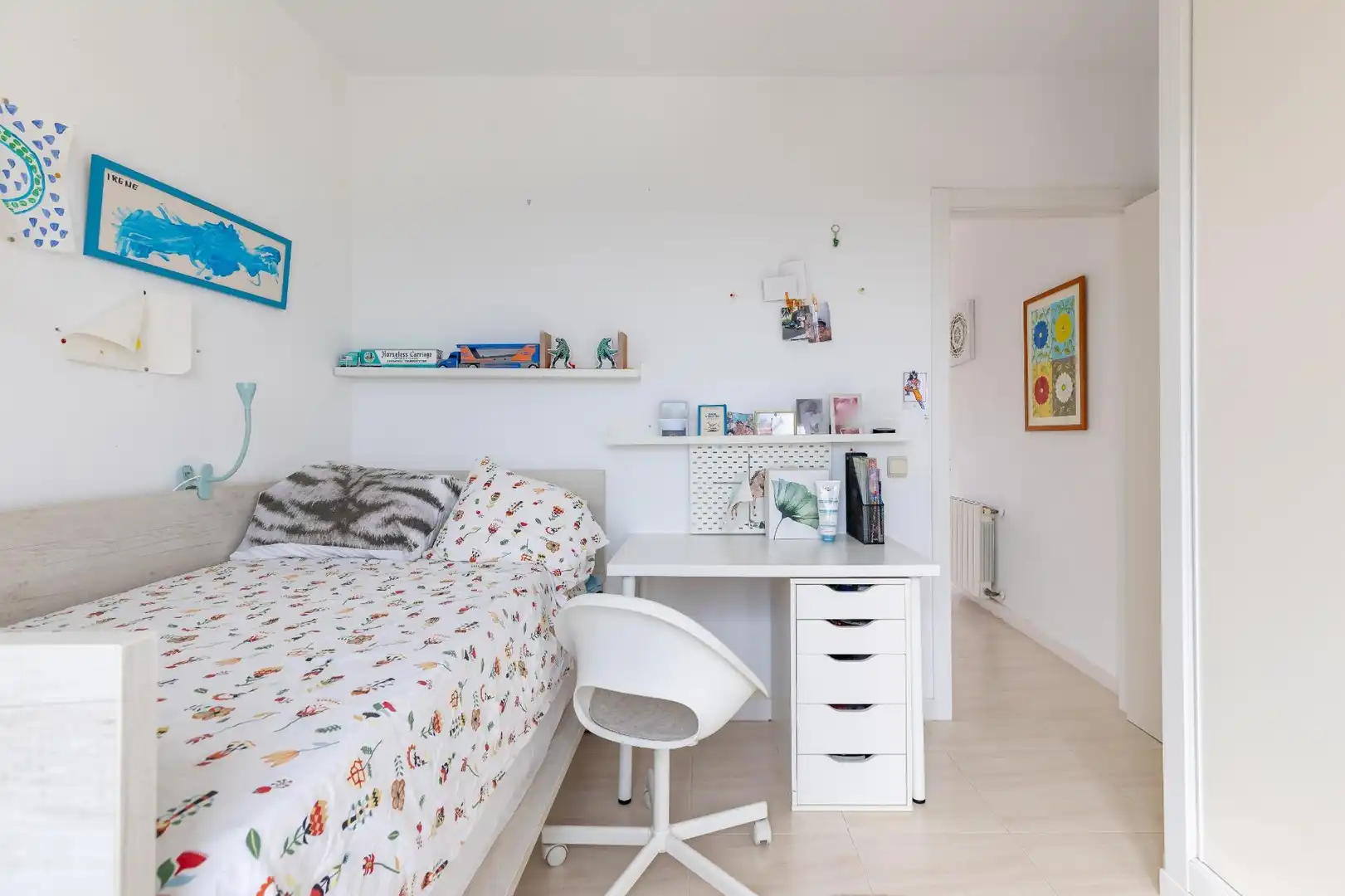 Dormitori de Casa o xalet en venda en Chiva amb Calefacció, Jardí privat i Terrassa