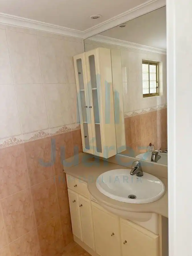 Baño de Piso de alquiler en Alicante / Alacant con Aire acondicionado, Calefacción y Parquet