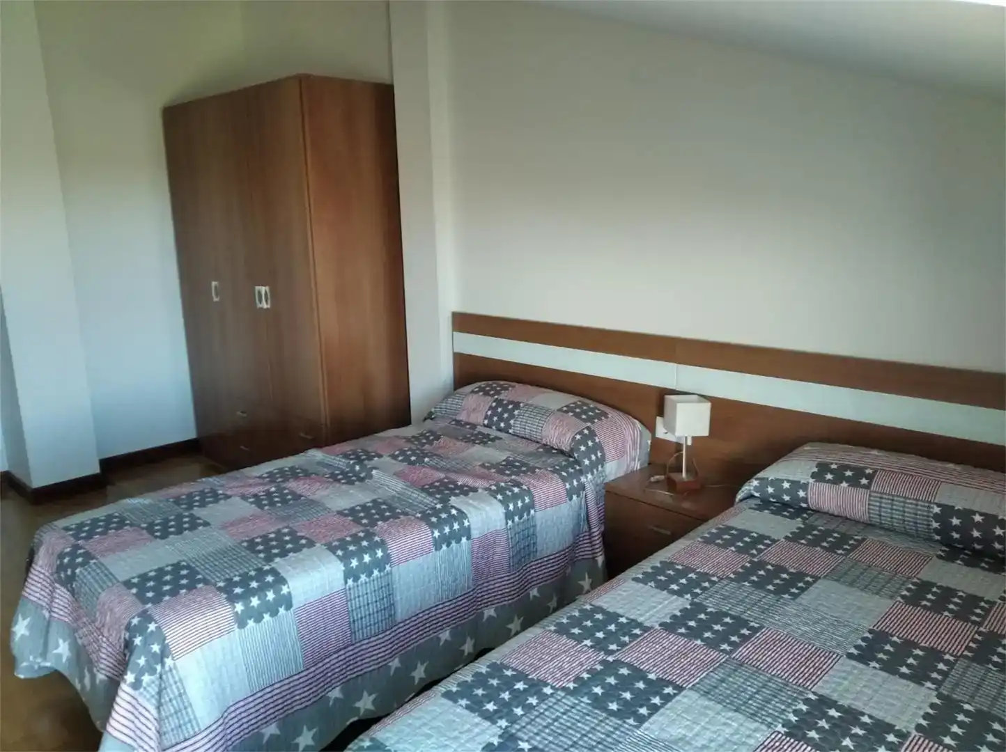 Dormitori de Pis en venda en Villaturiel amb Parquet, Traster i Moblat