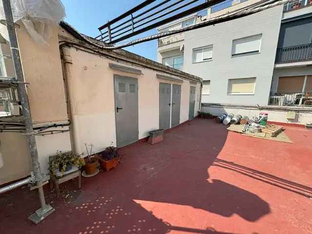 Außenansicht von Wohnung zum Verkauf in Barcelona mit Klimaanlage, Heizung und Parkett