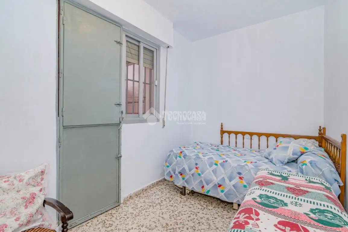 Dormitori de Casa adosada en venda en Armilla amb Jardí privat, Terrassa i Balcó