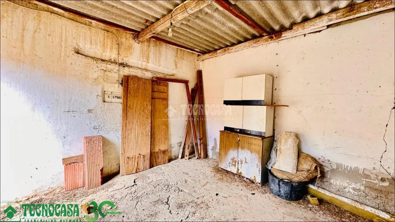 Terreno industrial en venta en Quero