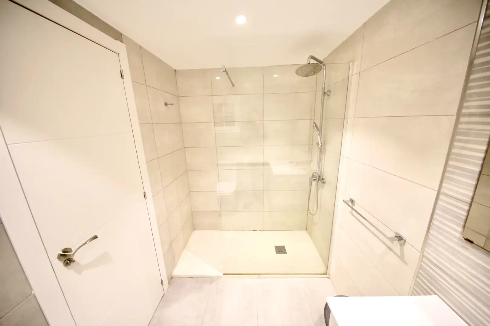 Bathroom of Flat for sale in Manises  with Air Conditioner, Terrace and Balcony