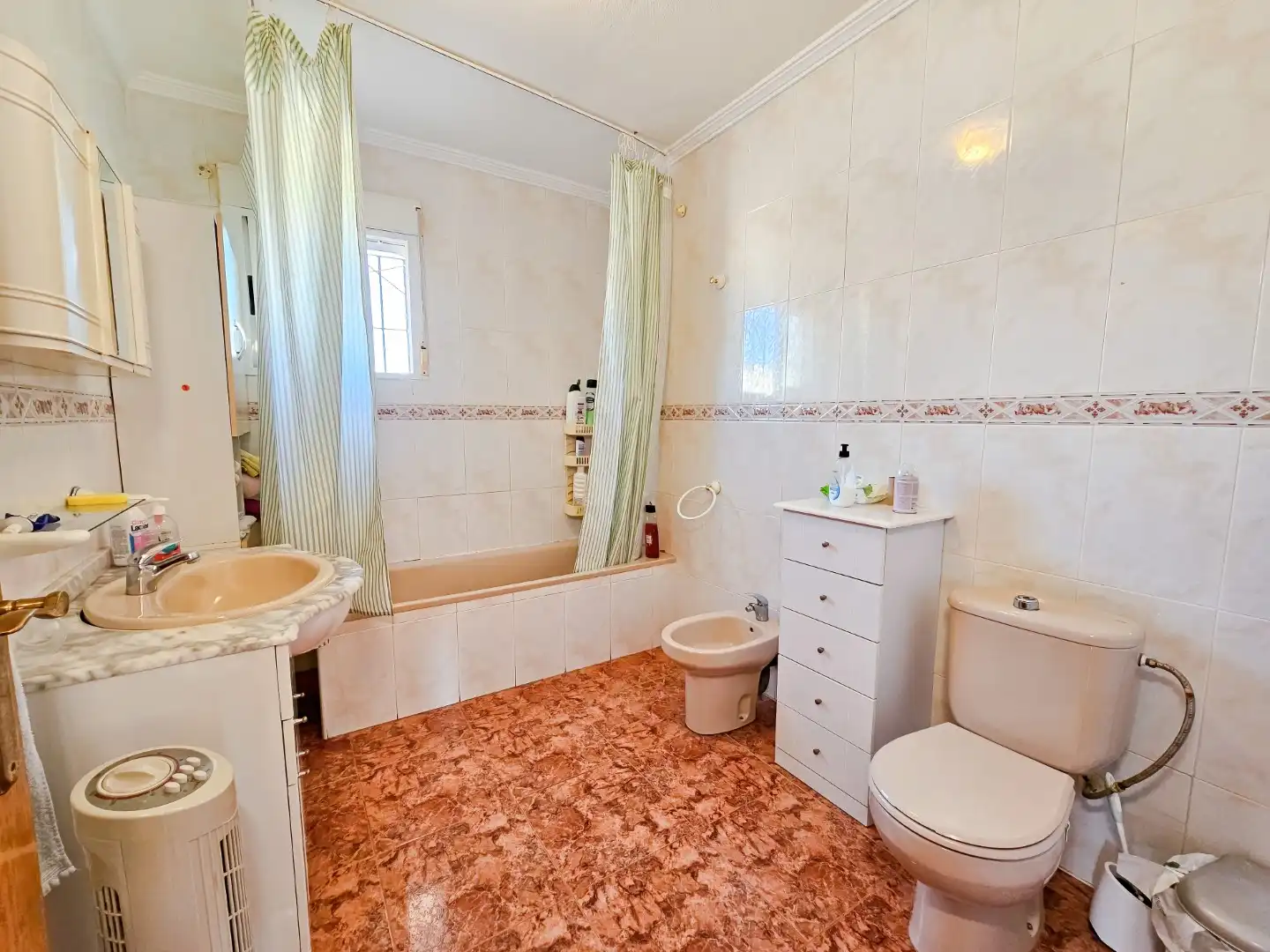 Baño de Finca rústica en venta en Algorfa con Aire acondicionado, Calefacción y Terraza
