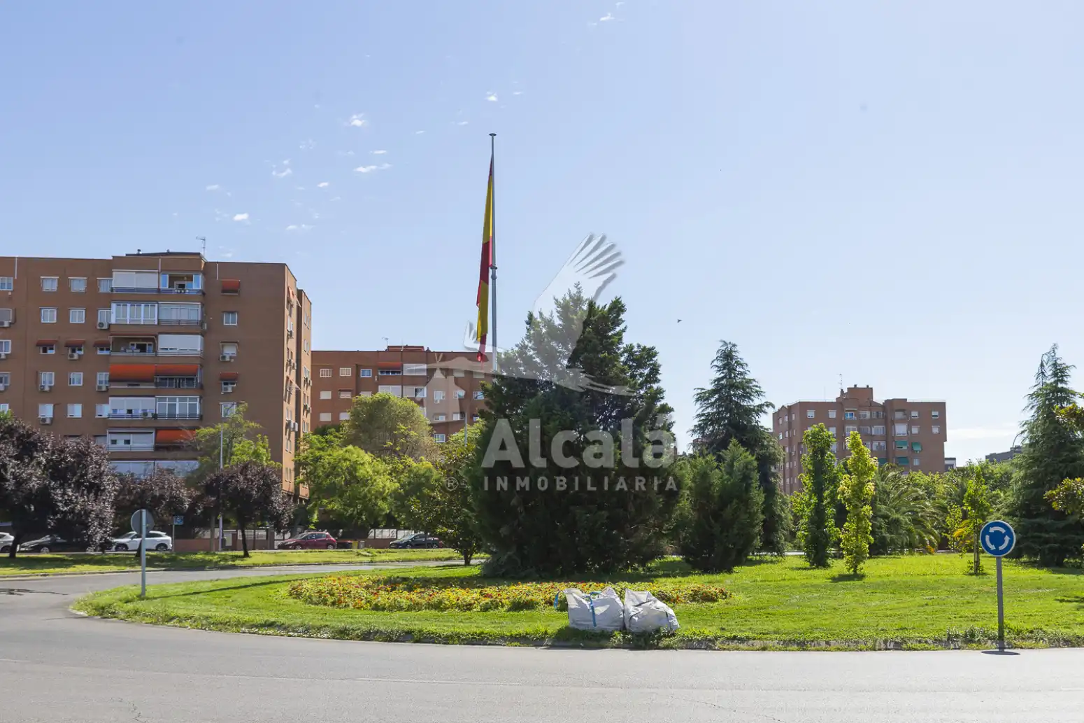Vista exterior de Piso en venta en Madrid con Calefacción, Jardín privado y Piscina