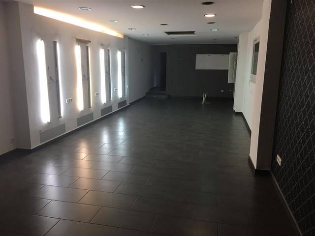 Local comercial en Alquiler en Torelló
