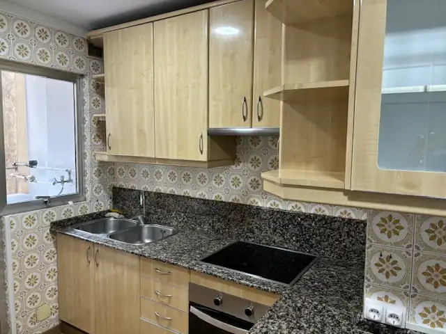 Cuina de Pis de lloguer en Santiago de Compostela  amb Moblat, Forn i Rentadora