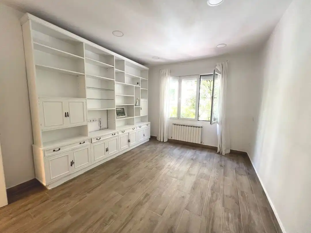Wohnzimmer von Wohnung zur Miete in Madrid mit Klimaanlage, Heizung und Ofen