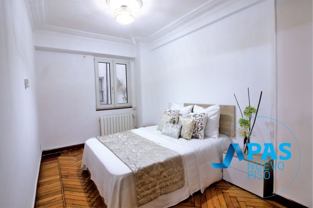 Bedroom of Flat for sale in Santander  with Heating