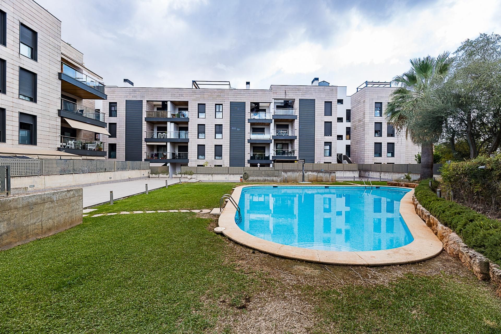 Piscina de Planta baixa en venda en  Palma de Mallorca amb Aire condicionat, Calefacció i Jardí privat