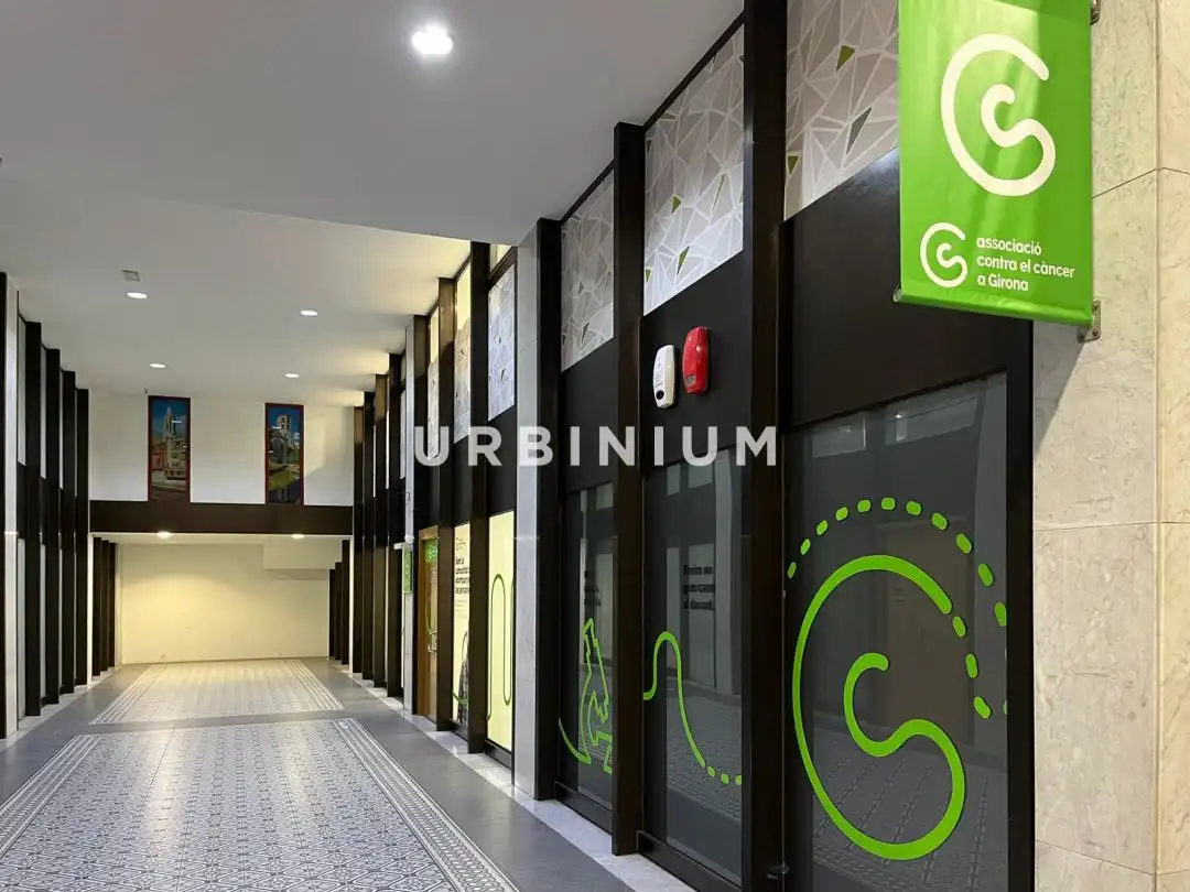 Business premises for sale in Centre - Barri Vell, imagen 10