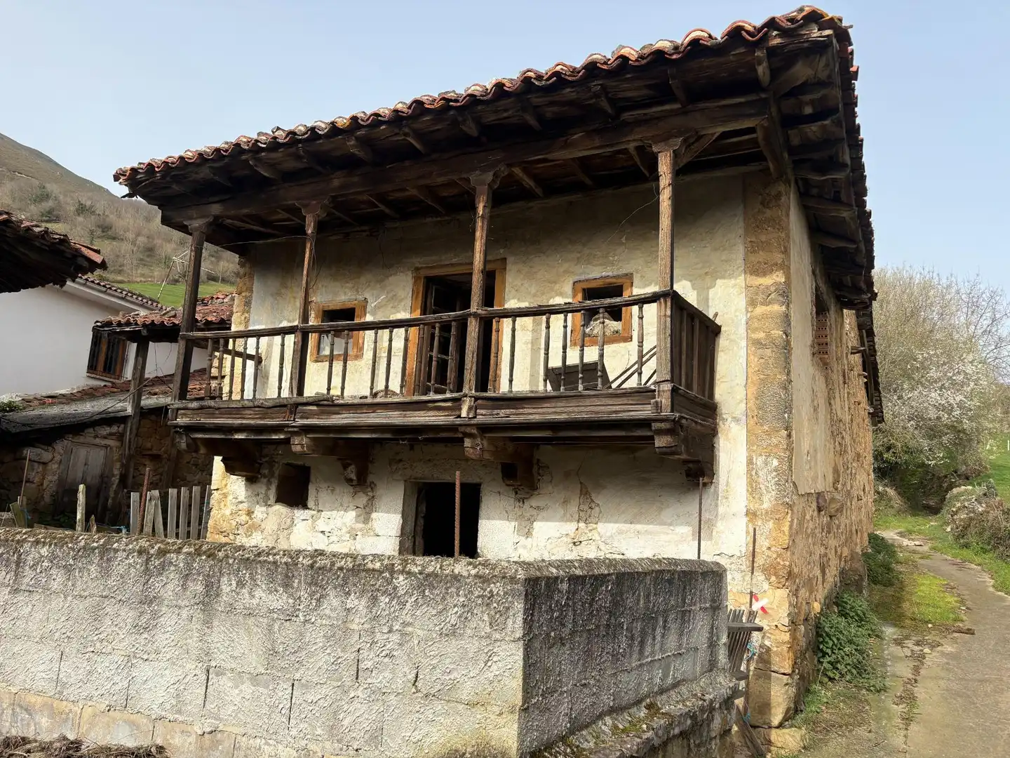 Vista exterior de Finca rústica en venta en Quirós con Terraza y Balcón
