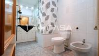 Bathroom of Flat for sale in  Barcelona Capital  with Heating