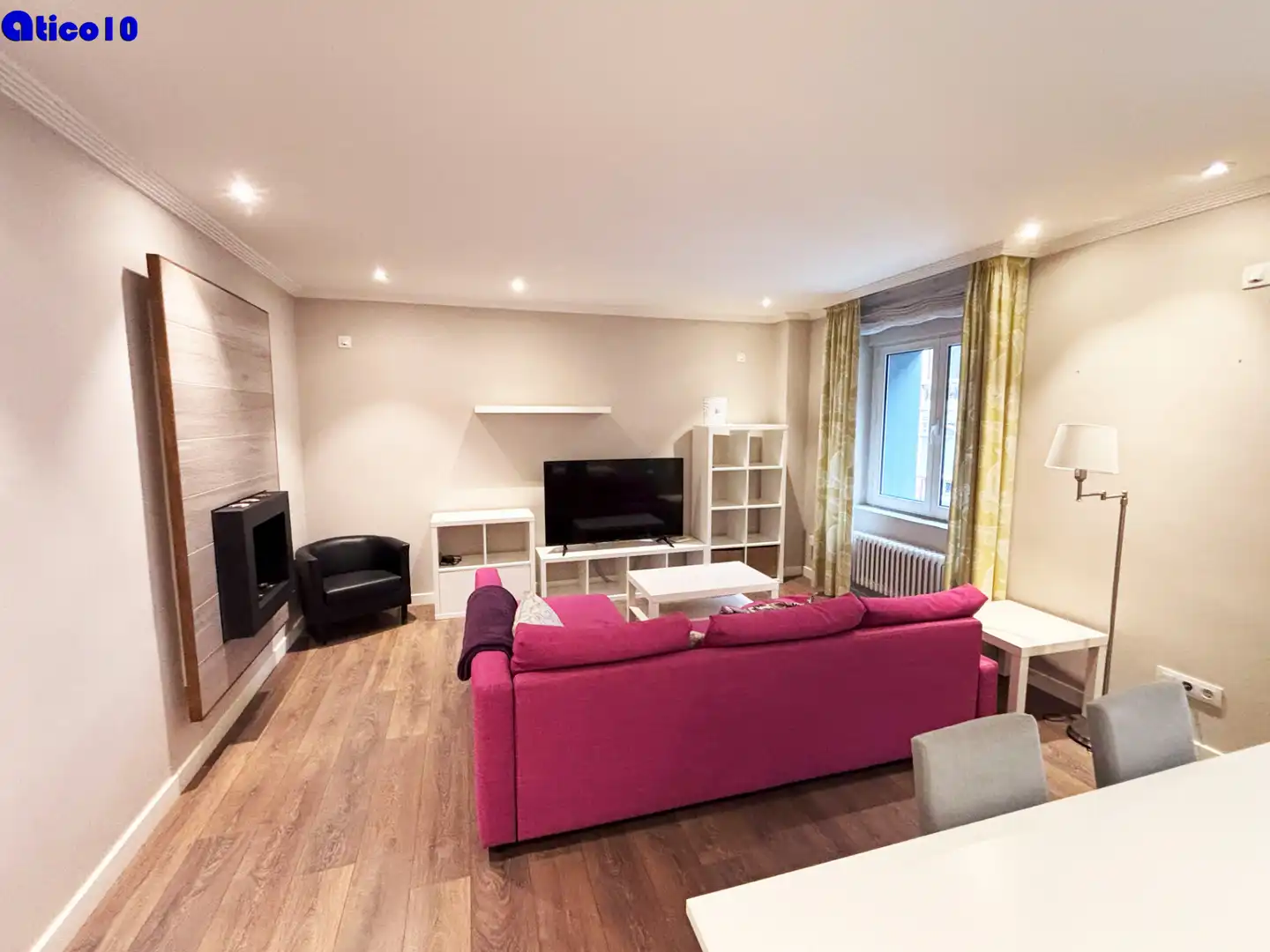 Living room of Flat for sale in Oviedo   with Heating, Storage room and Furnished