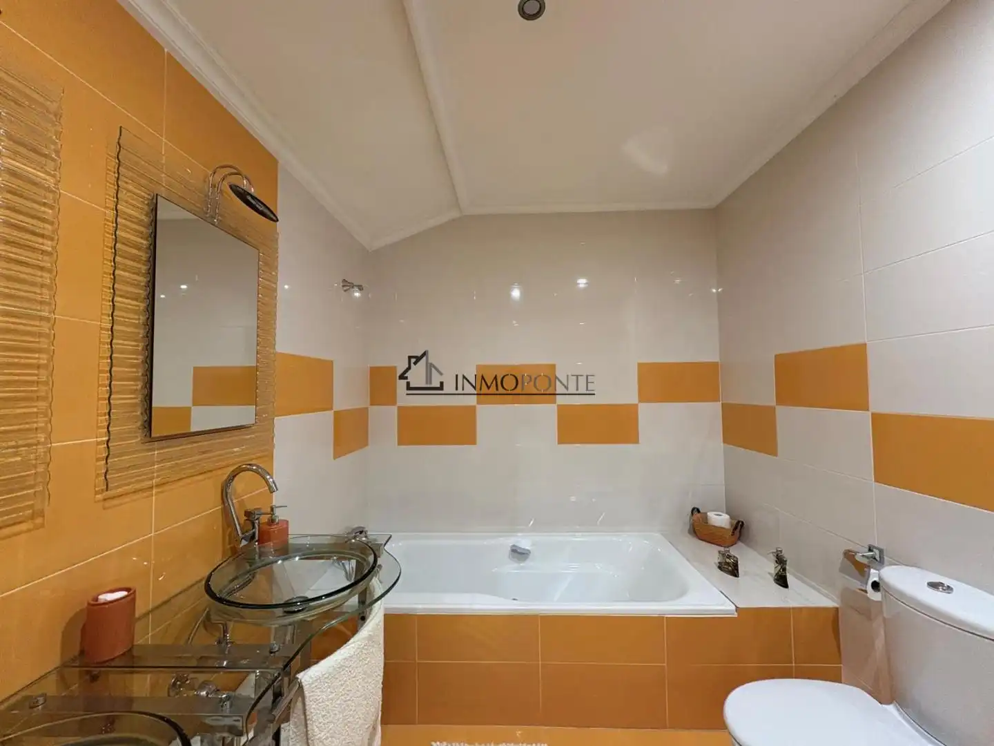 Baño de Casa adosada en venta en Soutomaior con Calefacción, Jardín privado y Terraza