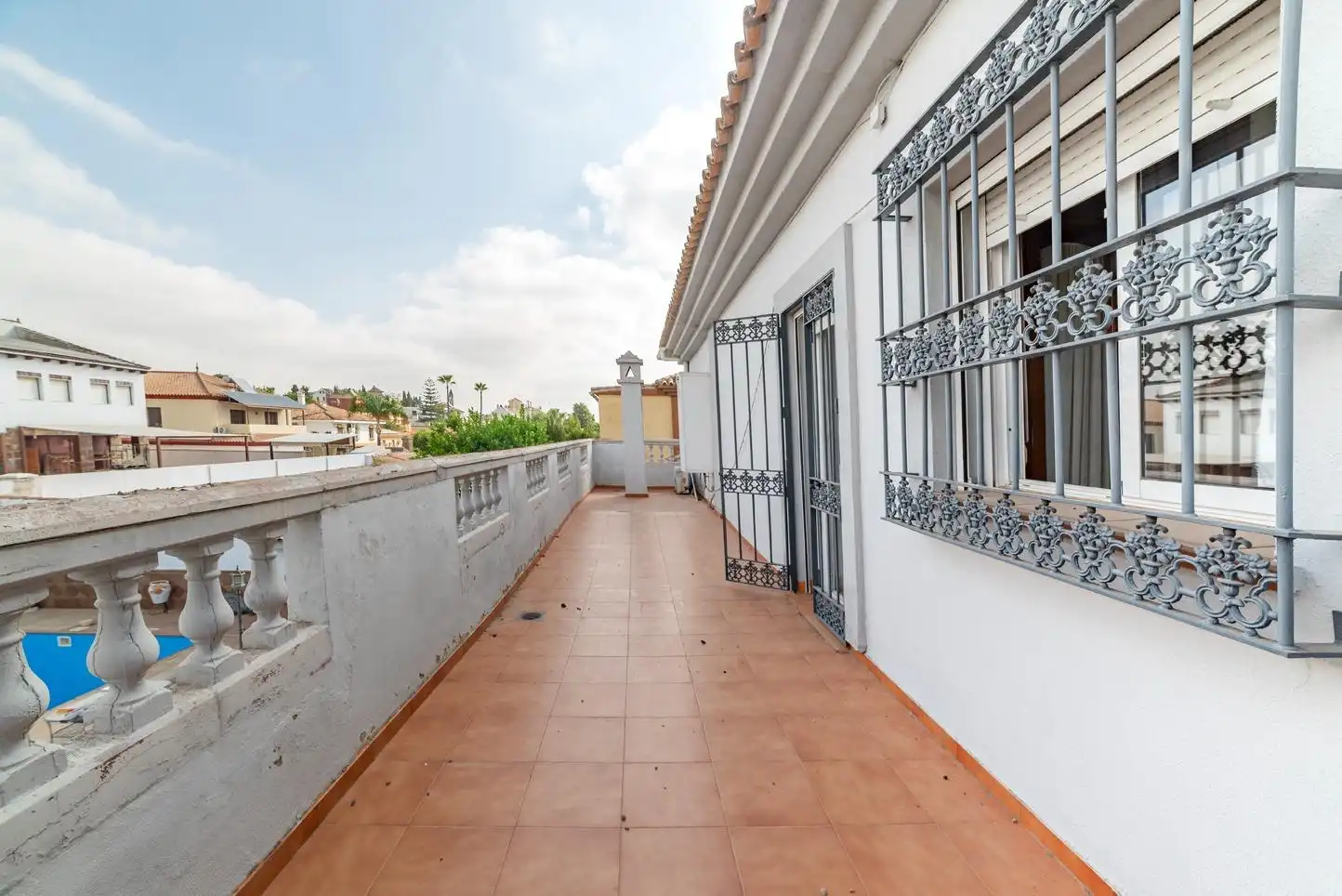 Terrassa de Casa o xalet en venda en Montequinto amb Aire condicionat, Jardí privat i Piscina