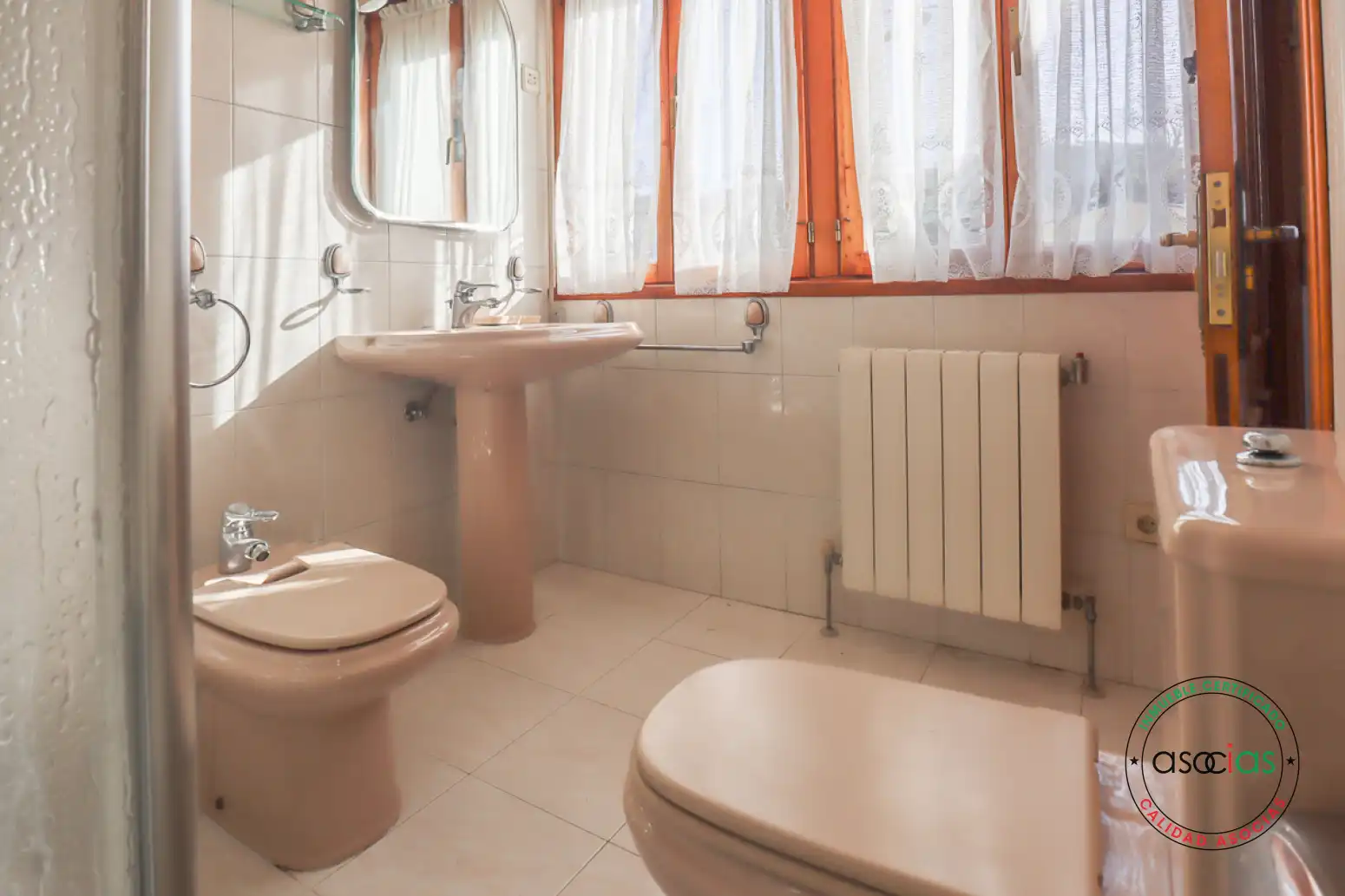 Baño de Casa o chalet en venta en Valdés - Luarca con Calefacción, Jardín privado y Parquet