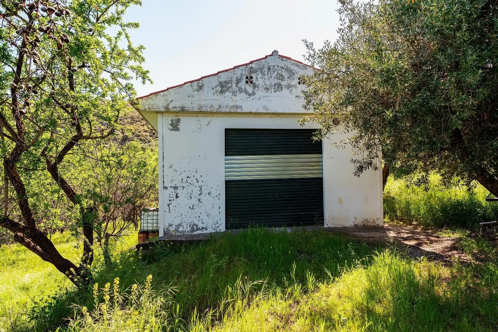 Außenansicht von Country house zum Verkauf in Pinos Genil