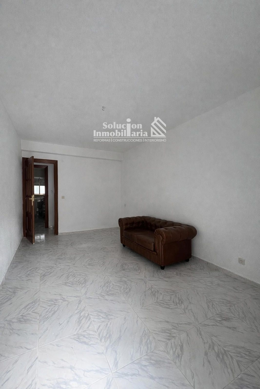 Sala d'estar de Pis en venda en Salamanca Capital amb Calefacció, Terrassa i Moblat