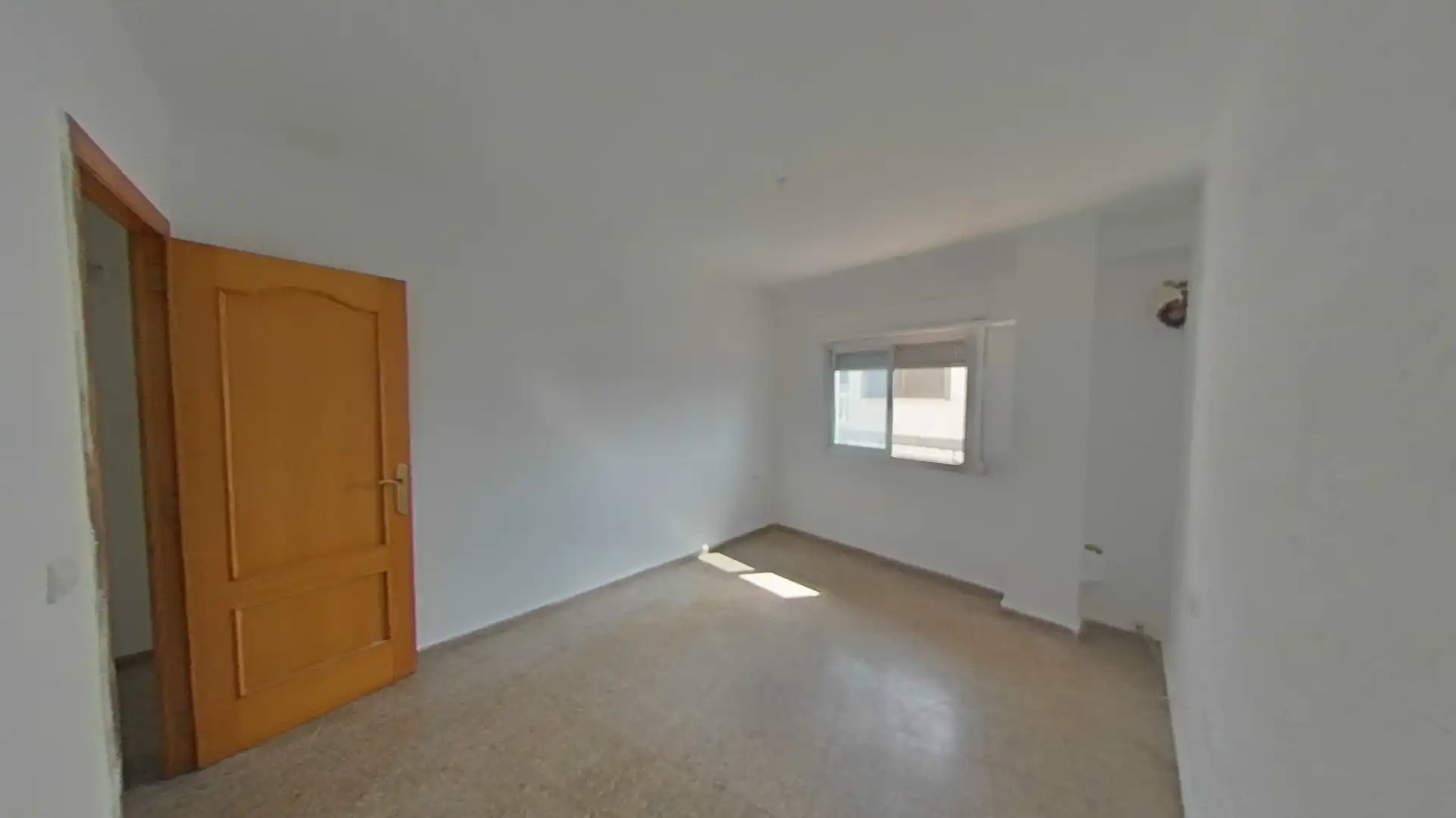 Piso en venta en Yátova con Balcón