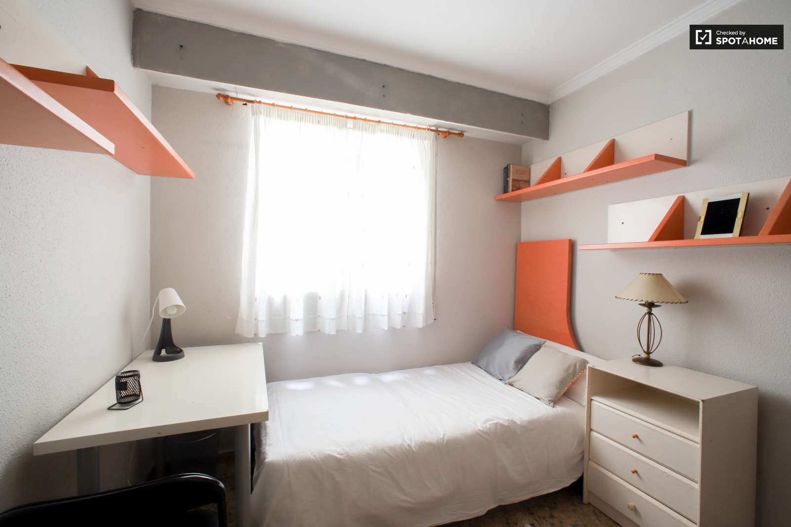 Bedroom of Flat to share in Mislata  with Air Conditioner, Heating and Terrace